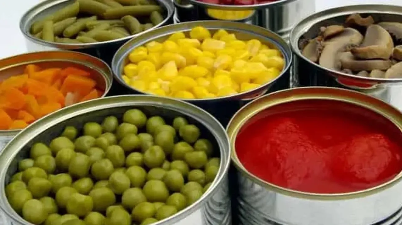 Konserve gıda alırken buna dikkat etmezseniz zehirlenebilirsiniz