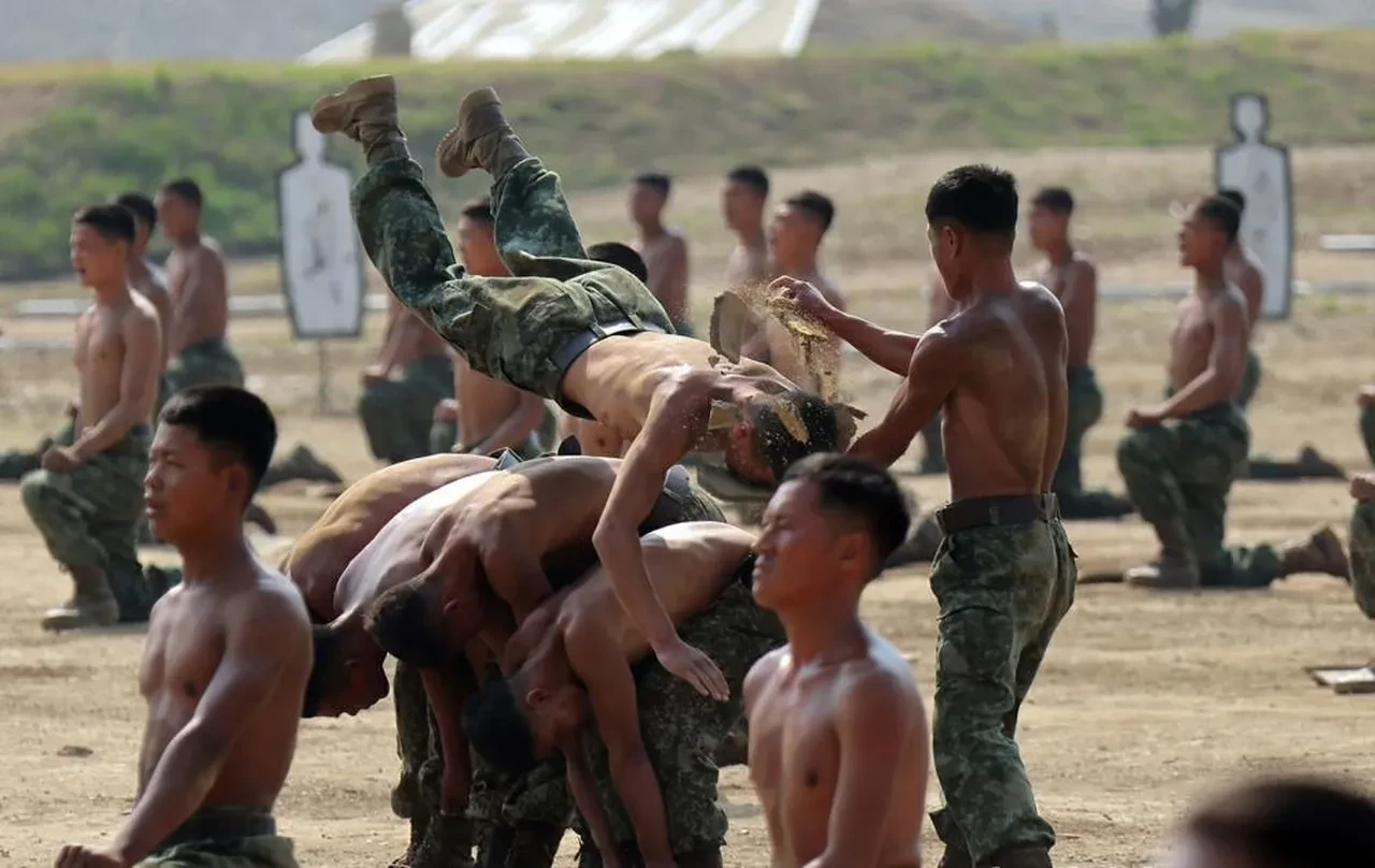 Kuzey Kore'den mühimmatlı tatbikatla yeni gerilim hamlesi: Artık birkaç cepheden sorumluyuz