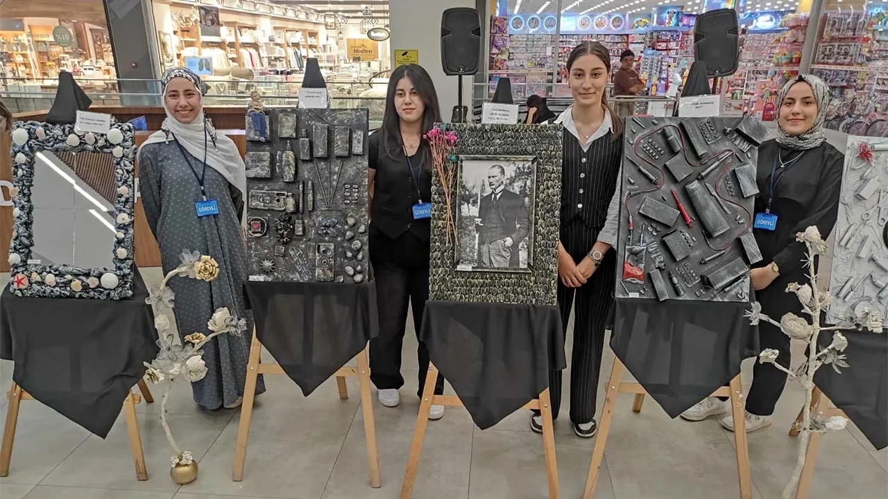 Lise öğrencilerinden ilham veren proje: Sokak atıkları sanata dönüştü