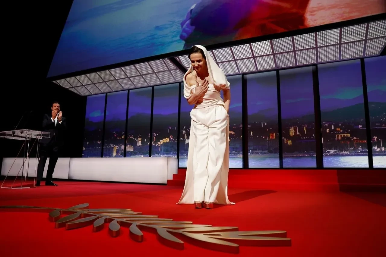 Oyuncu Binoche Cannes Film Festivali açılışında Filistinli gazeteci Hassona’yı unutmadı