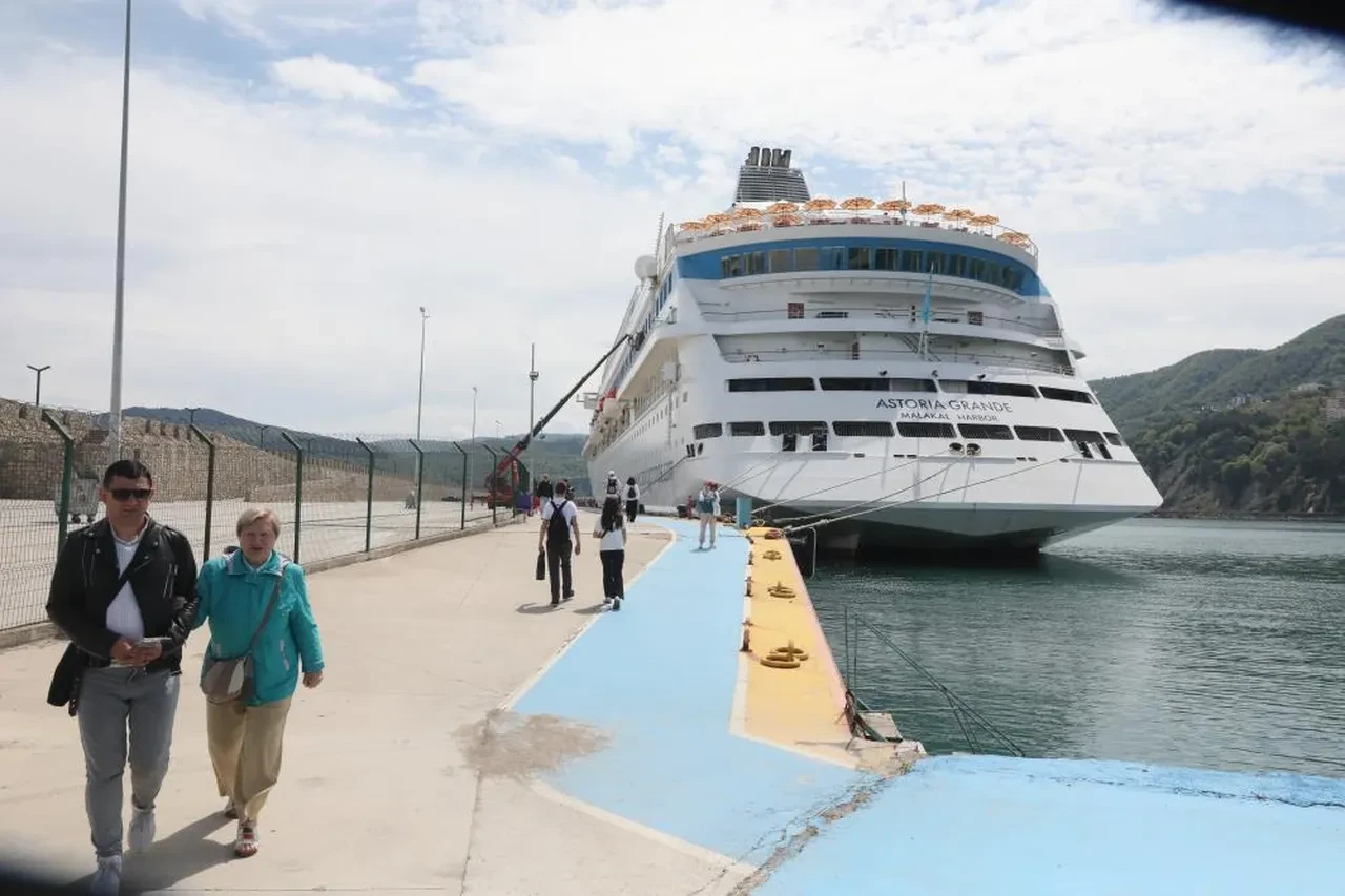 Ruslar Amasra'ya akın etti! Gelenlerin sayısı 100 bine yaklaştı