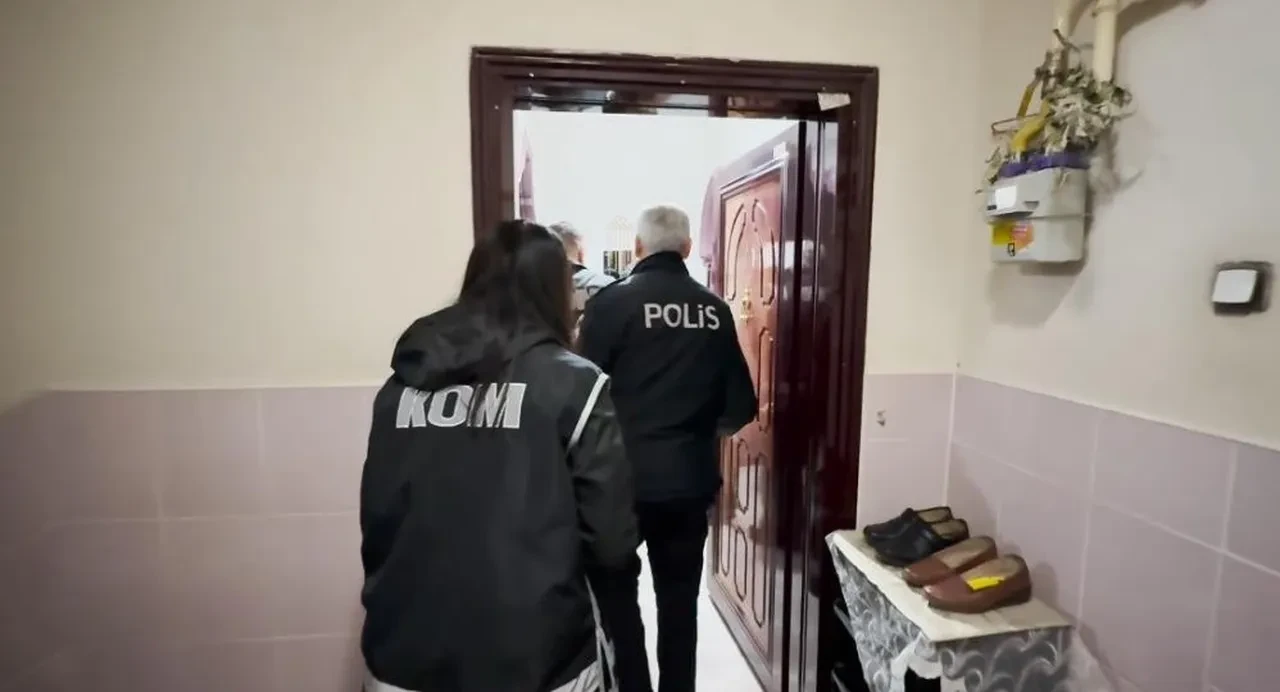 Sahte ehliyet şebekesine operasyon: Gözaltılar var
