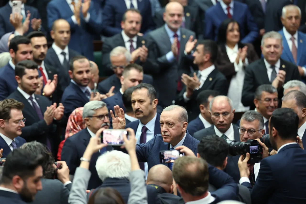 Son dakika | Cumhurbaşkanı Erdoğan'dan belediye statülerinde değişiklik sinyali! Kayyum istisna hale gelecek