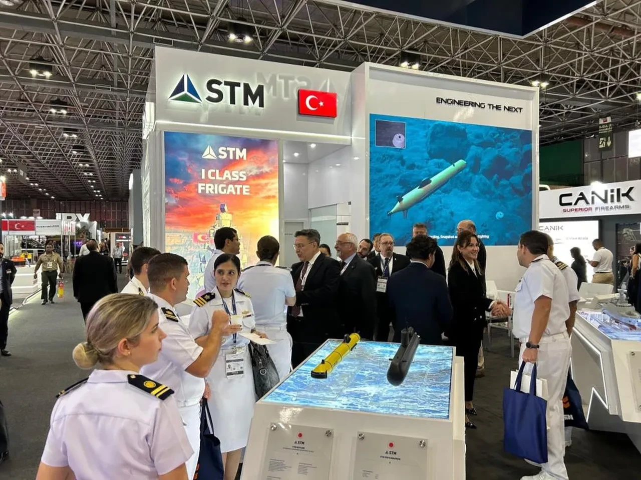 Türkiye'nin yeni savaş gemisi ilk kez orada görücüye çıkıyor!