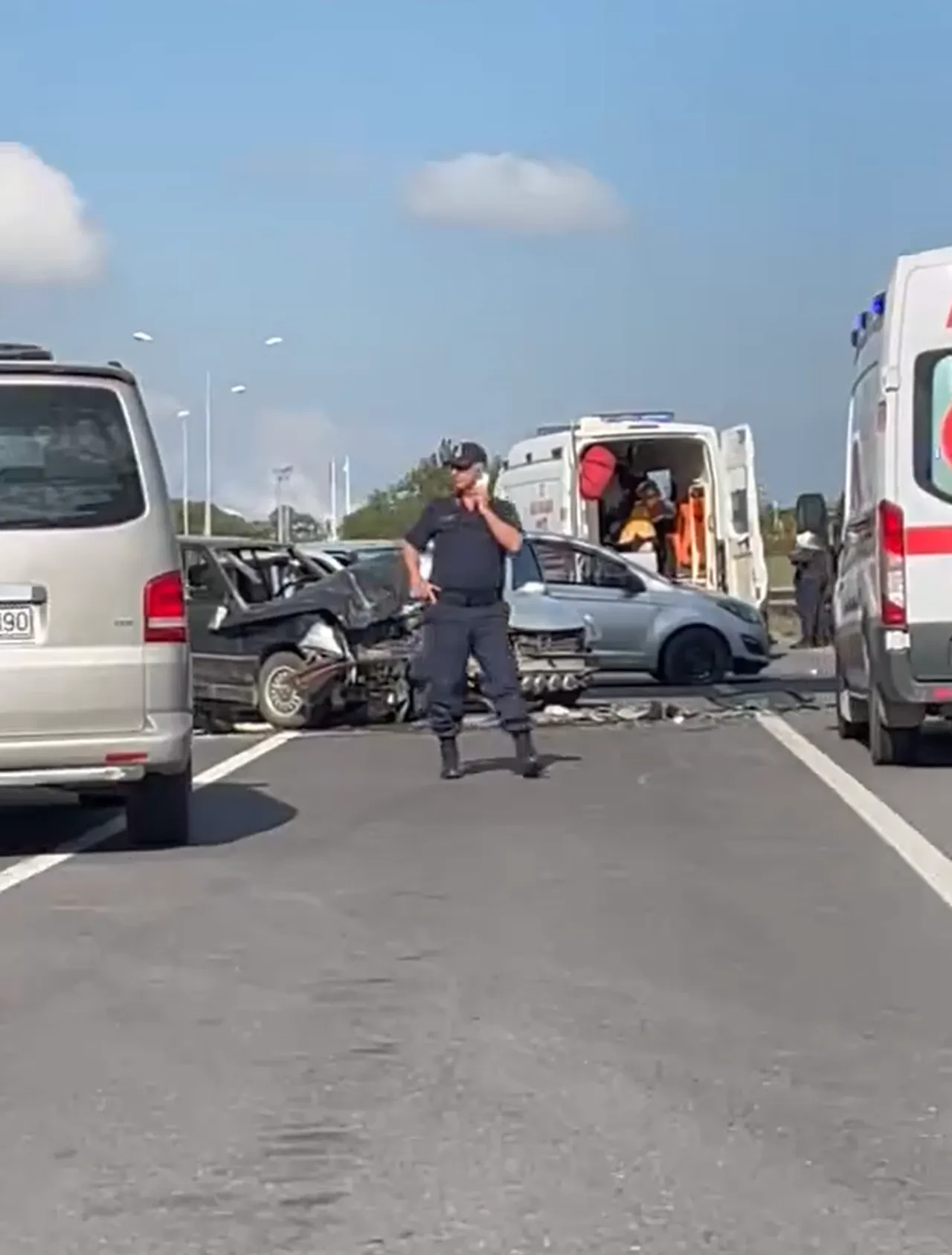 Yalova'da feci kaza! 4 araçlı zincirleme kaza: Çok sayıda yaralı var