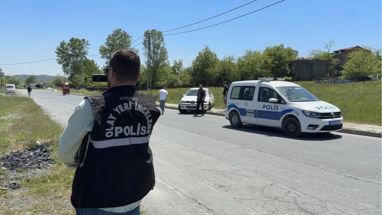 Arnavutköy'de dehşet anları! Alacaklıları kurşun yağdırdı, canını zor kurtardı