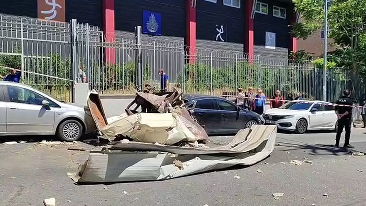 Bağcılar'da iş yerinde patlama! Çok sayıda ekip sevk edildi