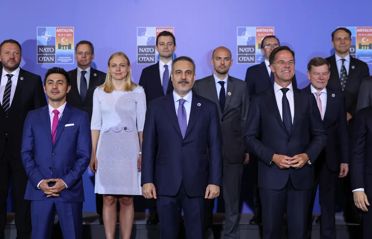 Bakan Fidan'dan barış masası yorumu! İstanbul'da yeni bir sayfa açılmasını umuyoruz