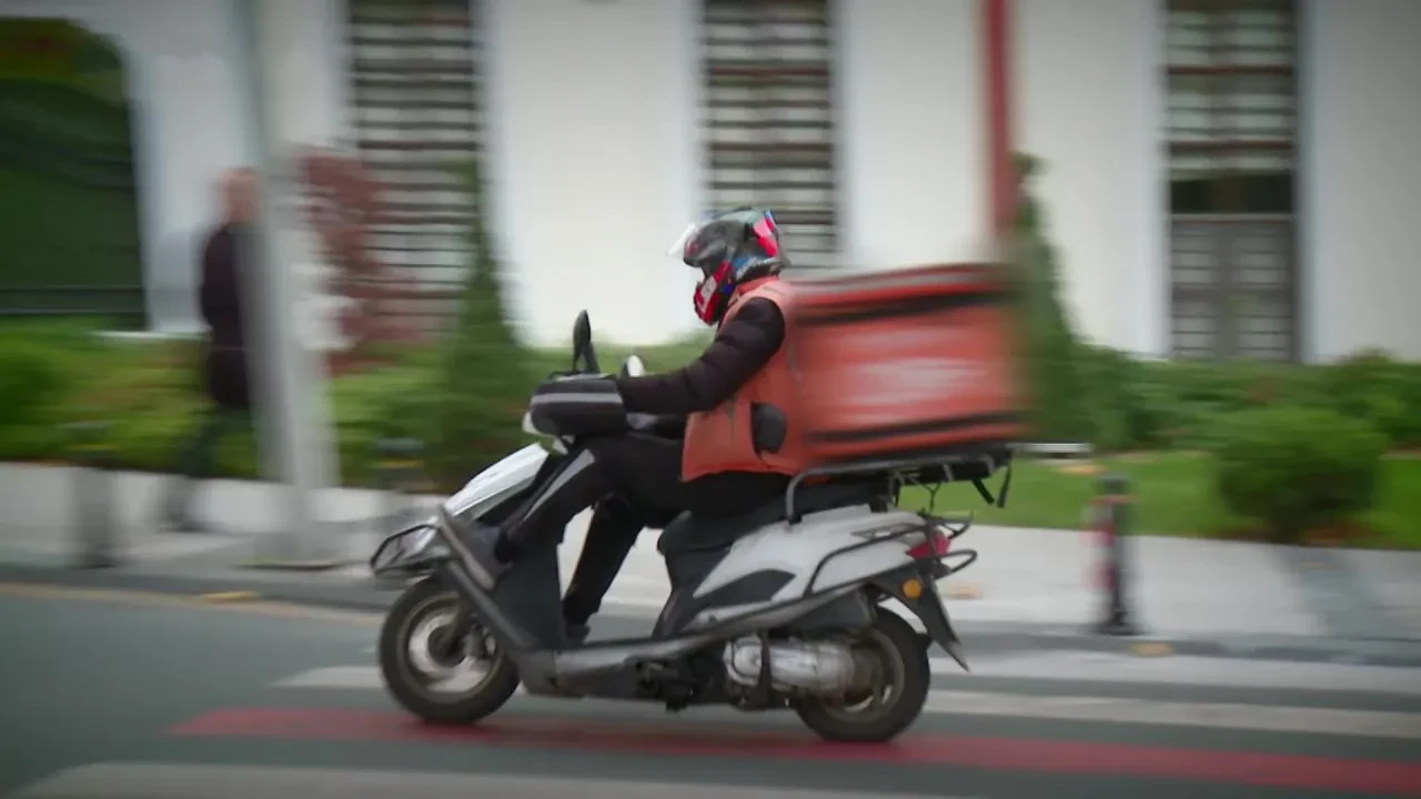 Bakan Uraloğlu duyurdu! Taşımacılıkta kurallar değişti! Motokuryeler için artık zorunlu olacak