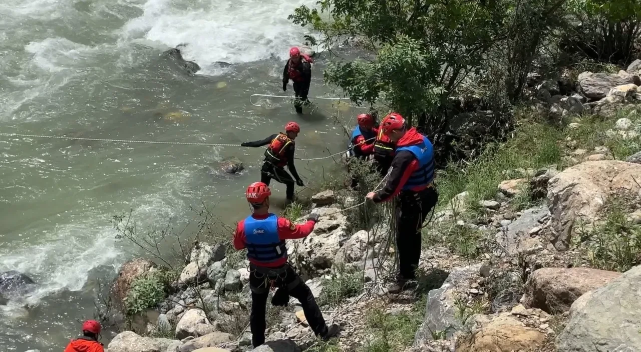 Derede akıntıya kapılarak kayboldu! 16 yaşındaki İbrahim 6 gündür didik didik aranıyor