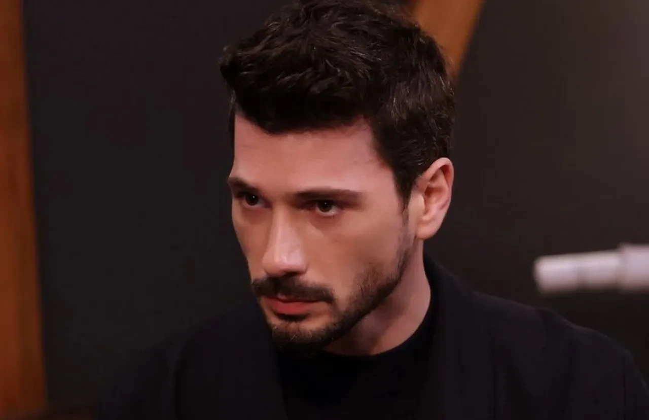 Hudutsuz Sevda dizisine devam edecek oyuncular belli oldu 