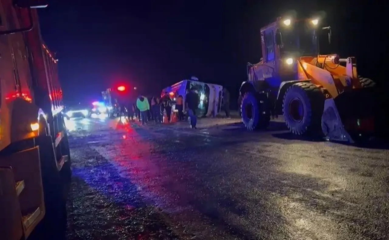 Kahramanmaraş'ta korkunç kaza! Kontrolden çıkan minibüs devrildi: Ölü ve yaralılar var