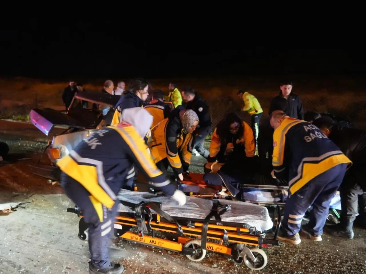 Kastamonu'da can pazarı! Kırmızı ışıkta bekleyen araçlara çarptı: 9 yaralı