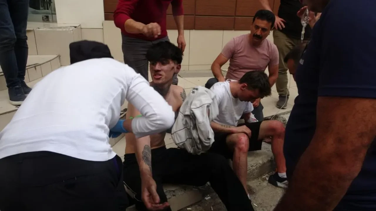Korku evinde dehşet anları! Alevler bir anda etraflarını sardı
