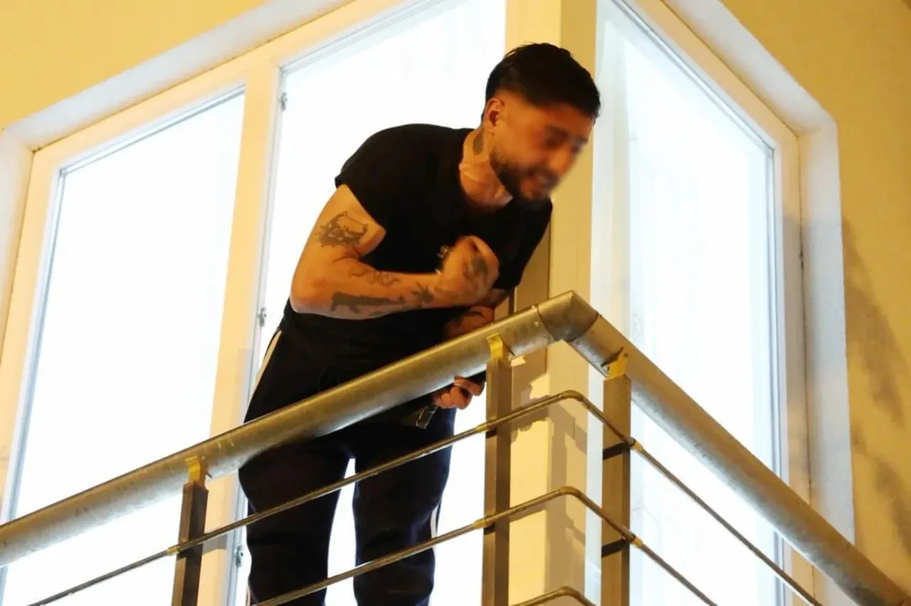 Oyuncak tabancayla mahalleyi ayağa kaldırdı! Polise olmadık sözler sarf etti