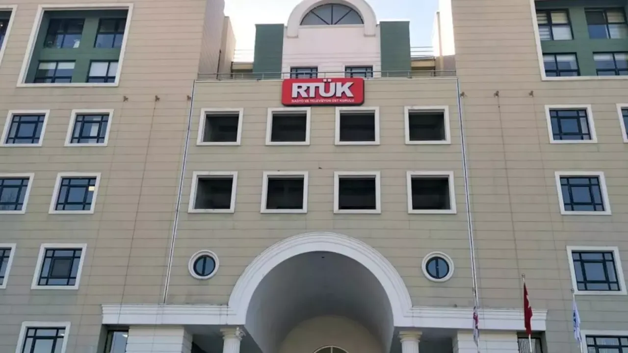 RTÜK'ten 6 kanala Özgür Özel cezası!