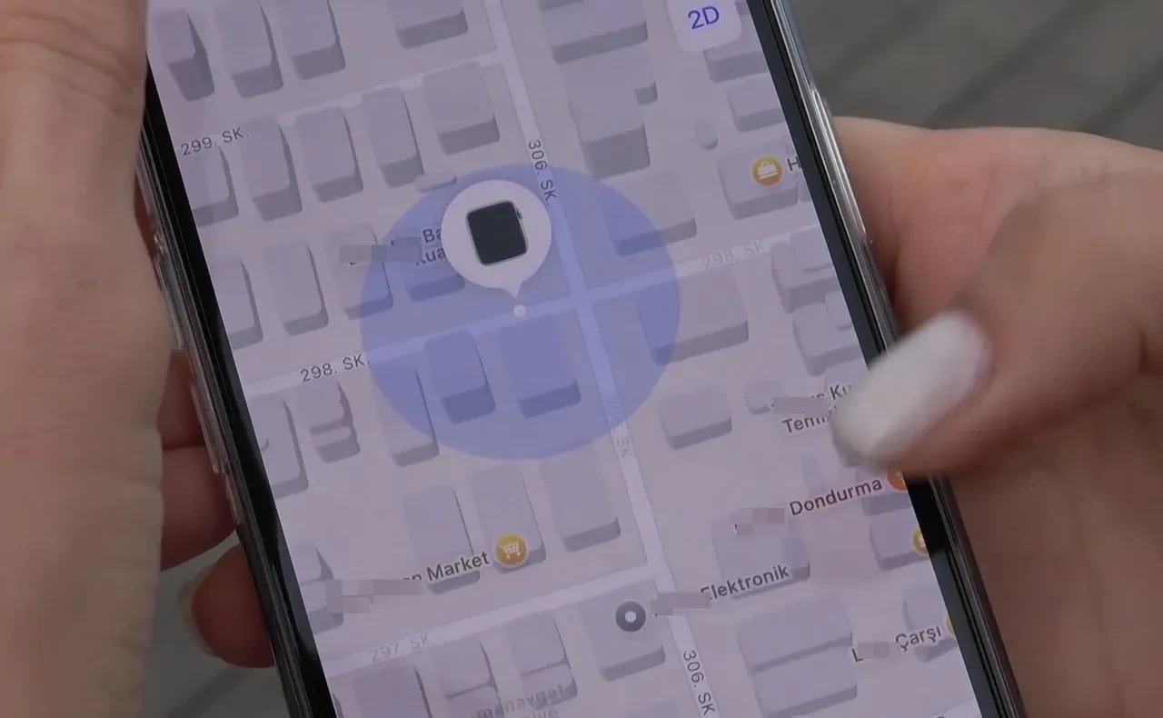 Sahilde fotoğraf çekerken akıllı kol saatini kaybeden Rus turist, GPRS bakınca şoke oldu