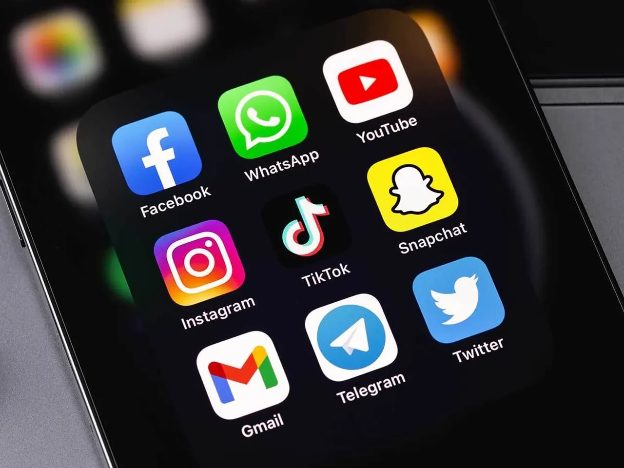 Şöhret süresi 15 dakikadan 15 saniyeye düştü!