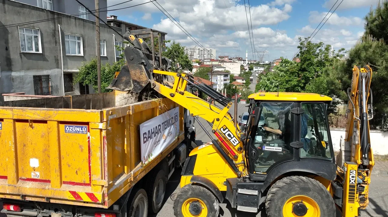 Sultanbeyli yaza hazırlanıyor: 15 mahallede bahar temizliği başladı