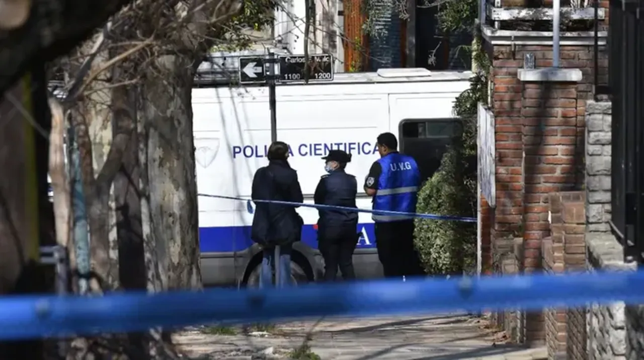 Annesinin cesediyle senelerce yaşadı! Her gün için mektup yazdı