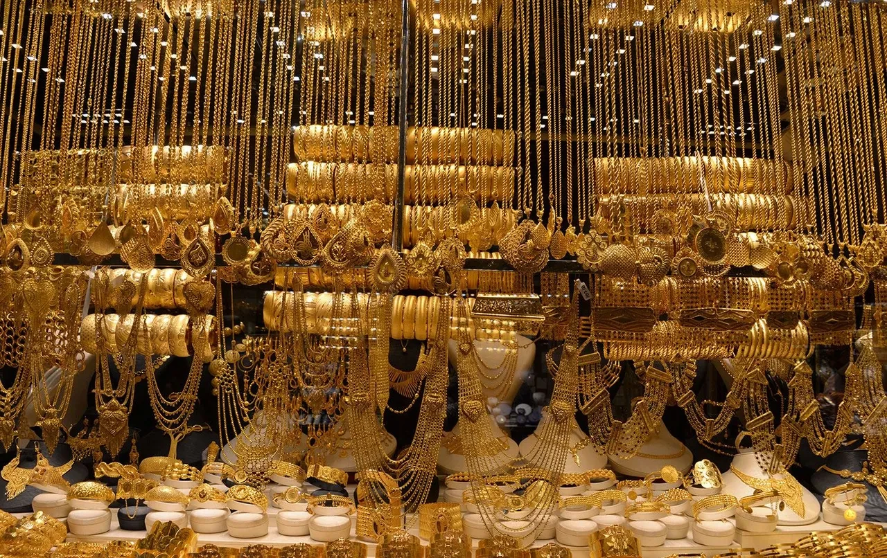 Bir il bu kuyumcuyu arıyor! 100 milyon lira topladı, altınları alıp kaçtı