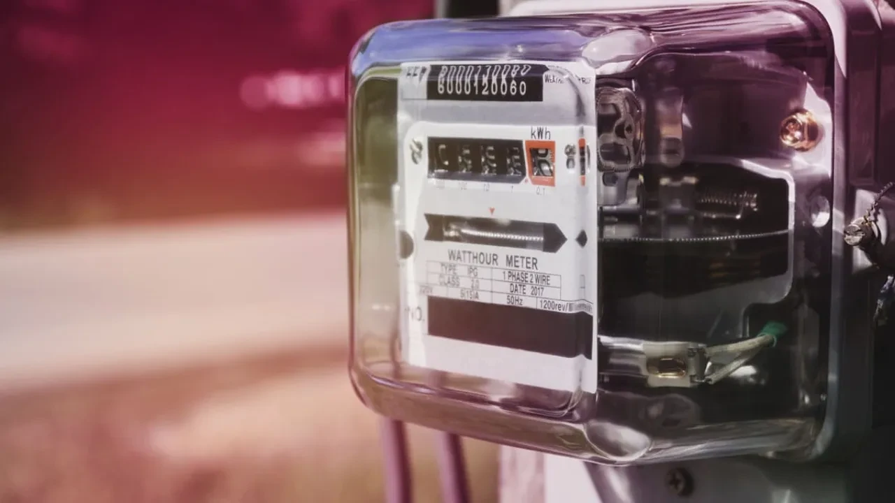 Elektrik sayaçları artık uzaydan okunacak: Uydu destekli dönüşüm başladı!