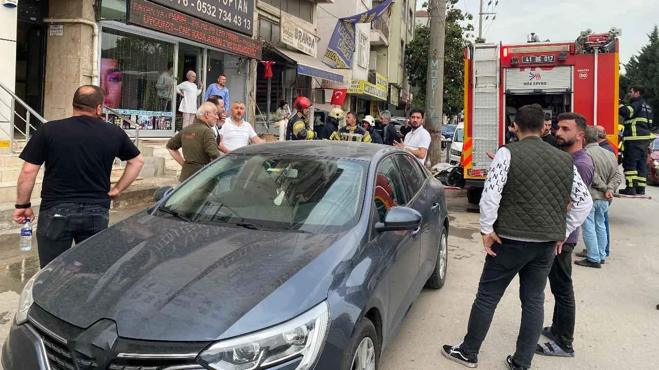 Evde şarj edilen akü bomba gibi patladı! 
