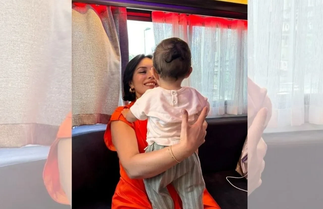 Ezgi Mola'nın oğlunun yüzü ilk kez görüntülendi