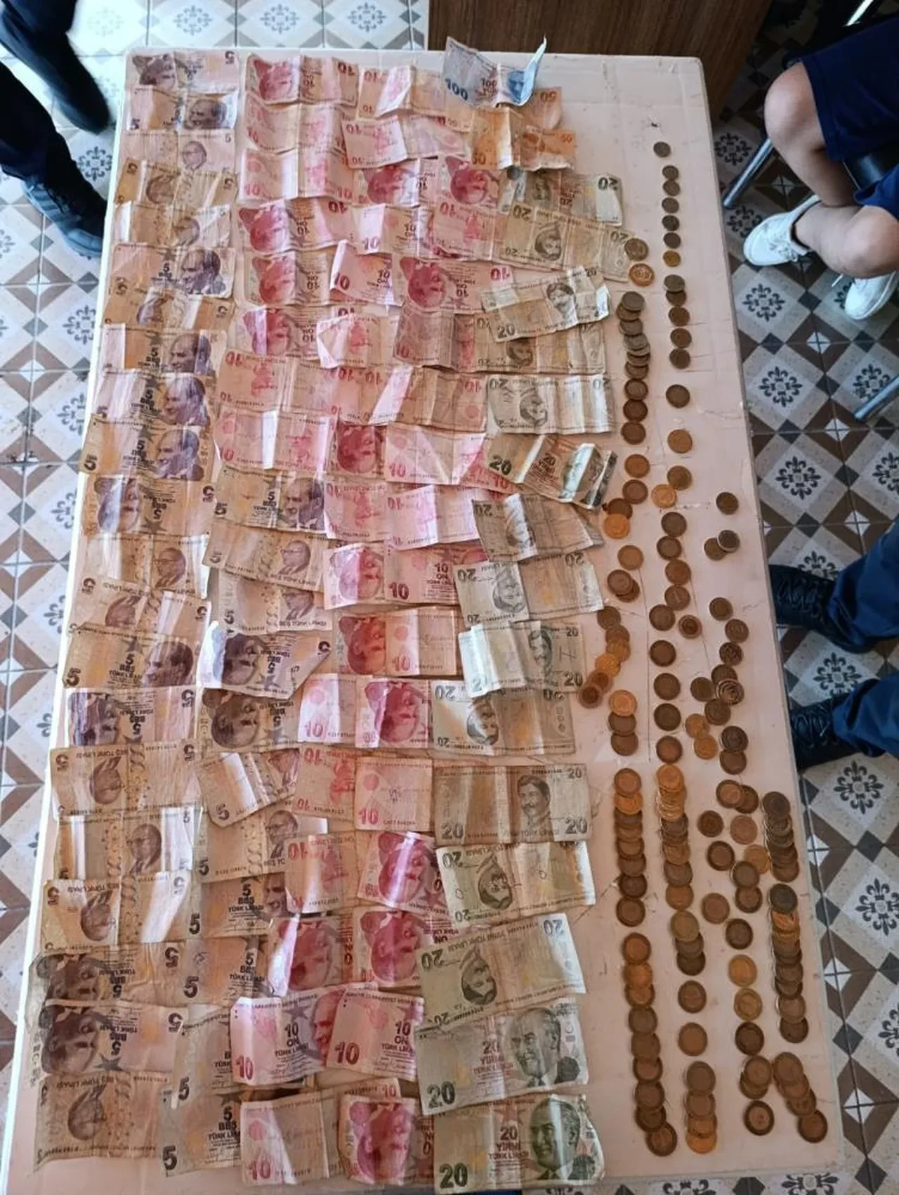 Hatay’da kadın dilencinin yarım günlük kazancı şoke etti!