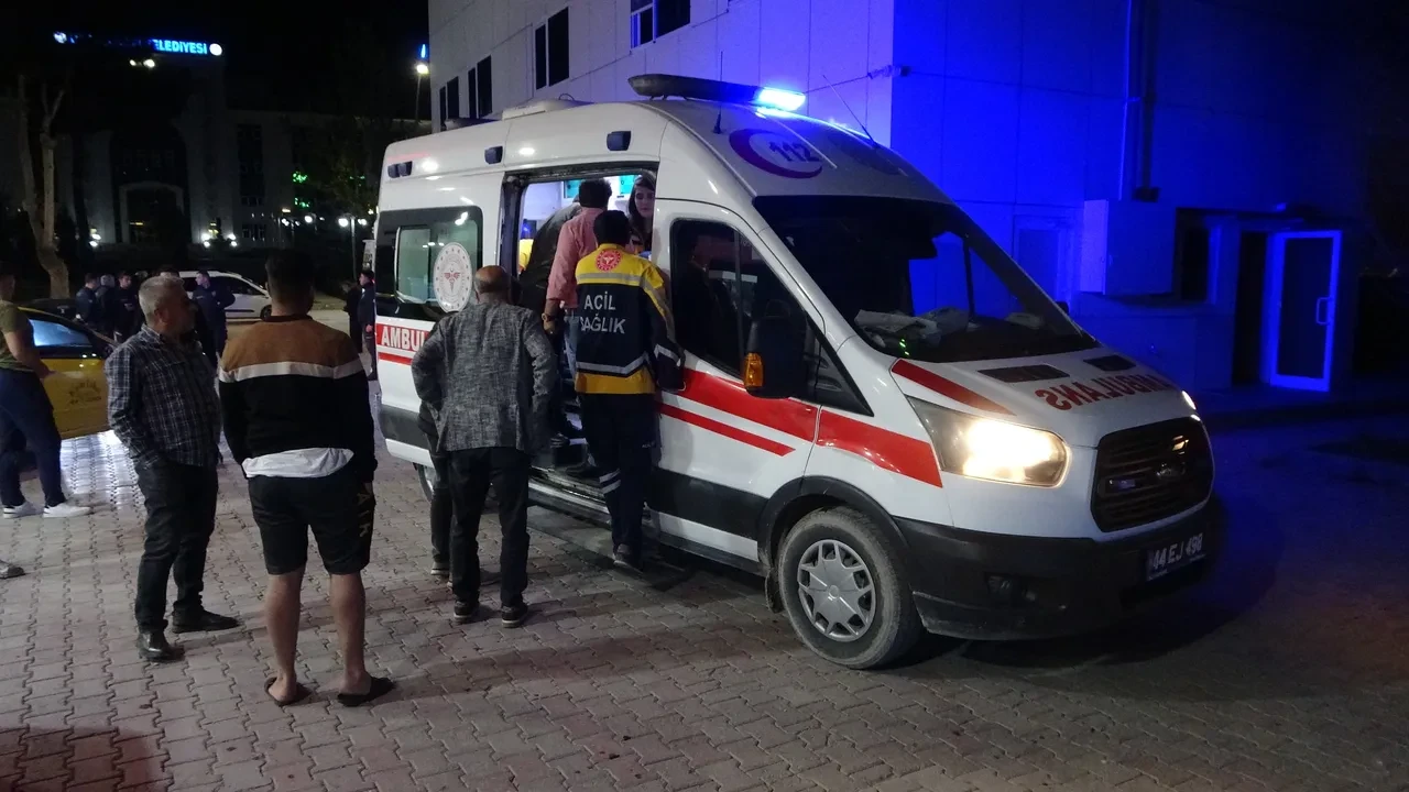 Malatya'da kanlı gece! Yolda yürüyen gence kurşun yağdırdılar