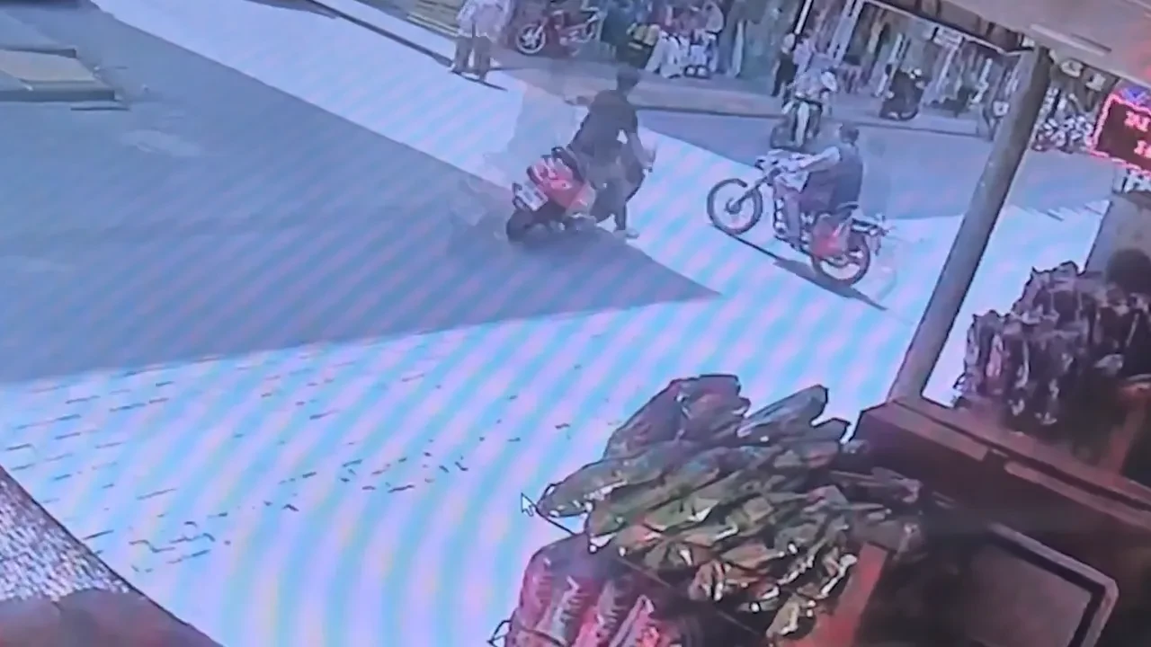 Olasılık problemi gibi kaza! Üçü birden kafa kafaya çarpıştı