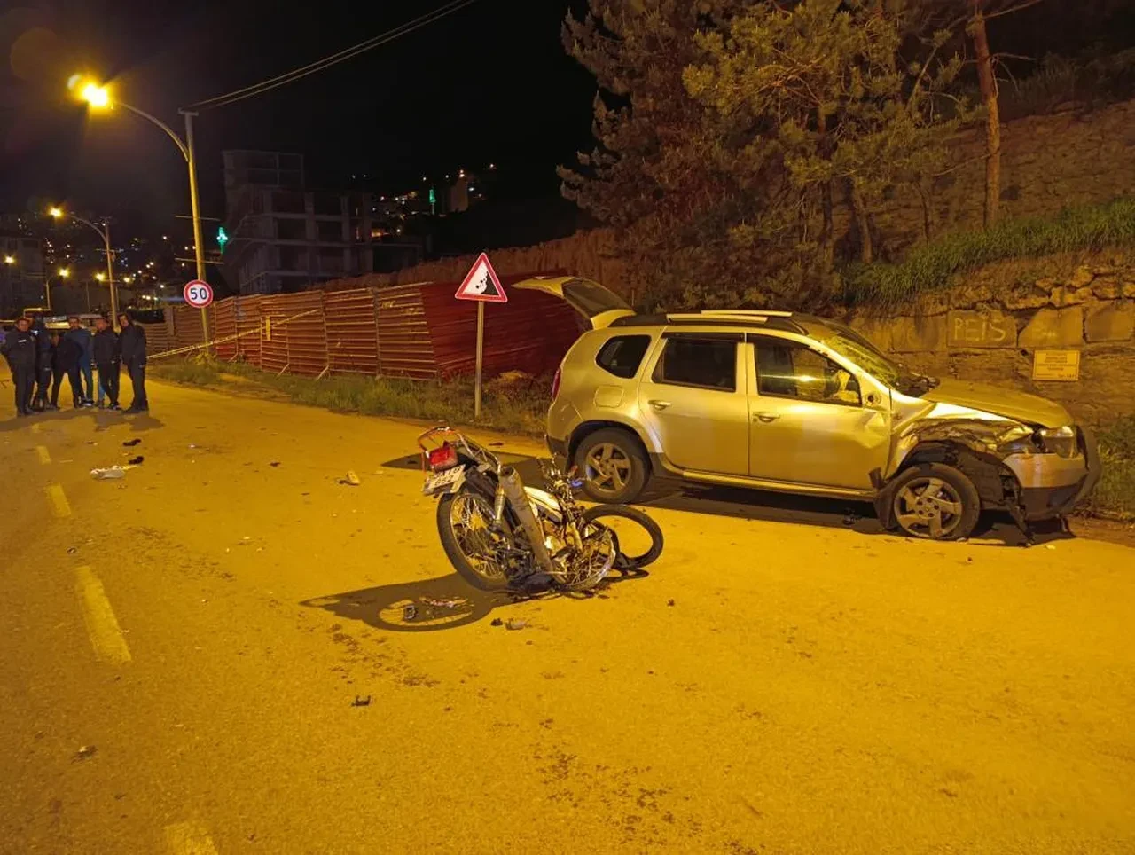 Otomobille motosiklet kafa kafaya çarpıştı! Genç sürücü feci şekilde can verdi