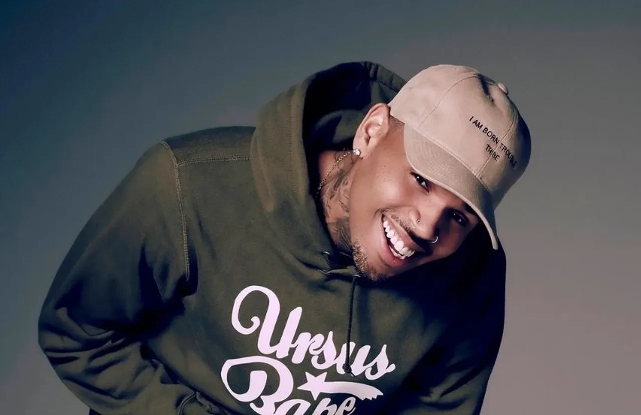 Şarkıcı Chris Brown tutuklandı
