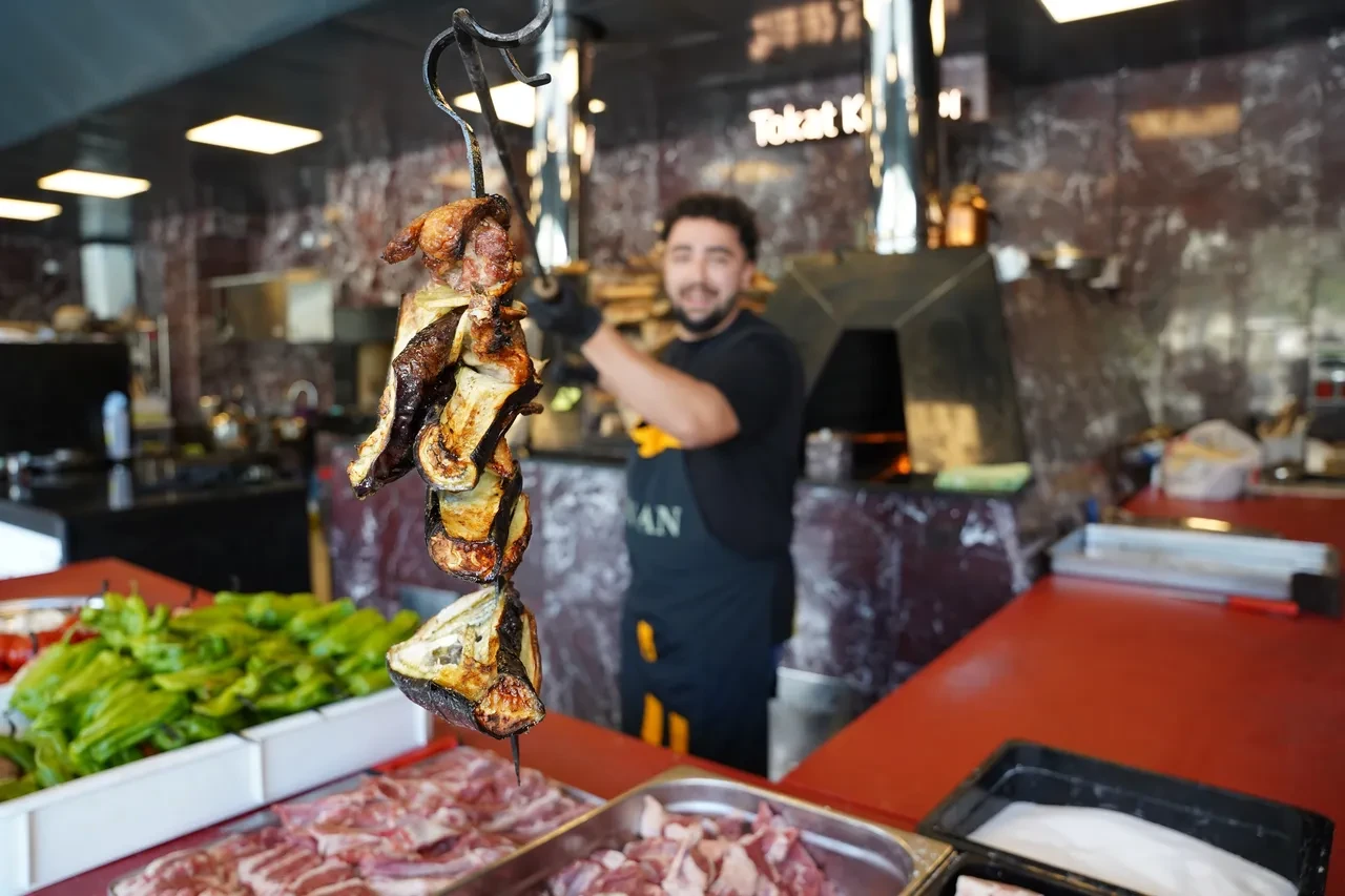 Tokat 81 ile meydan okudu! Özel ocakta pişiyor, tadına hayran bırakıyor