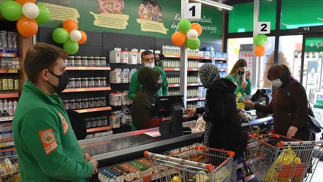 Uygun fiyatlı market gençleri hedefliyor: Adını değiştirme kararı aldı