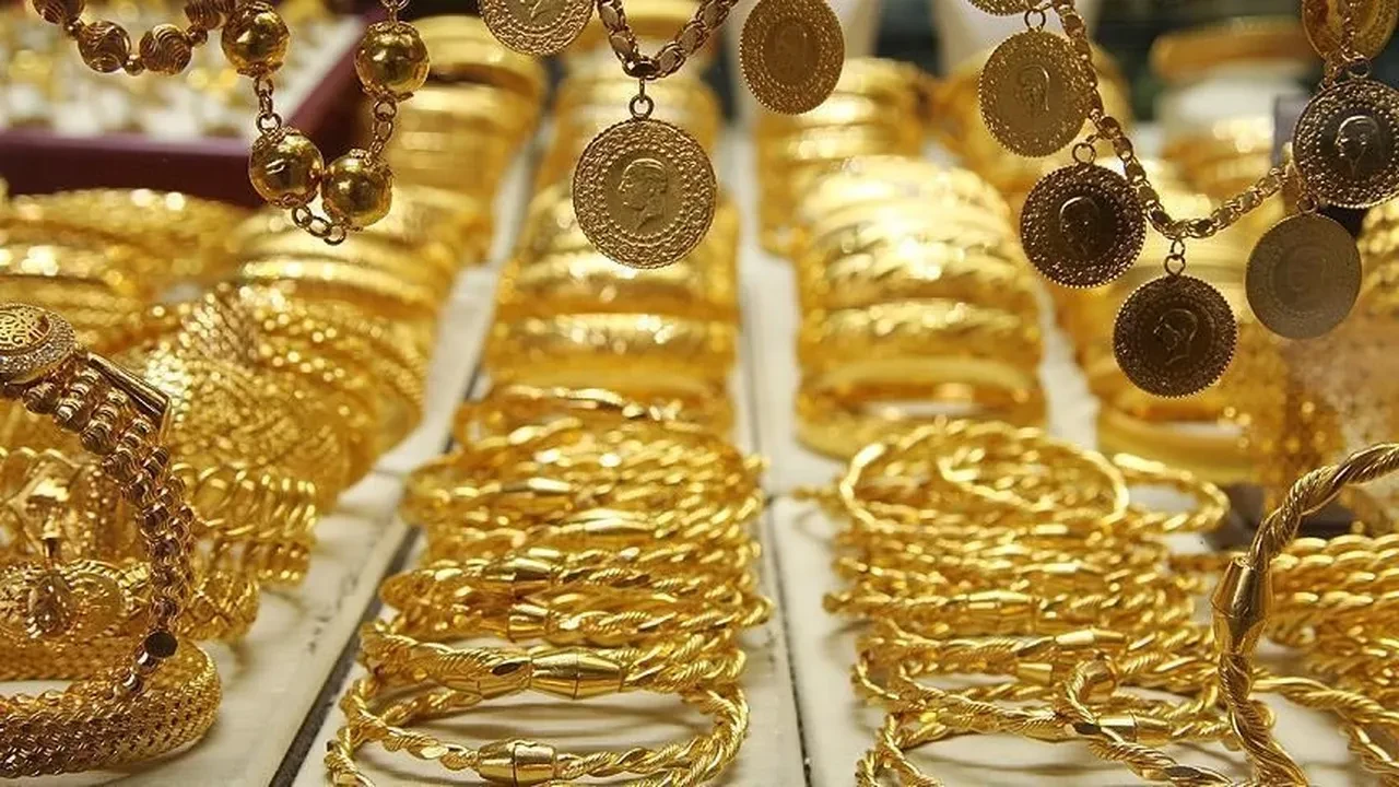 19 Mayıs'ta kuyumcular açık mı? Resmi tatilde kamu kurumları kapalı olacak