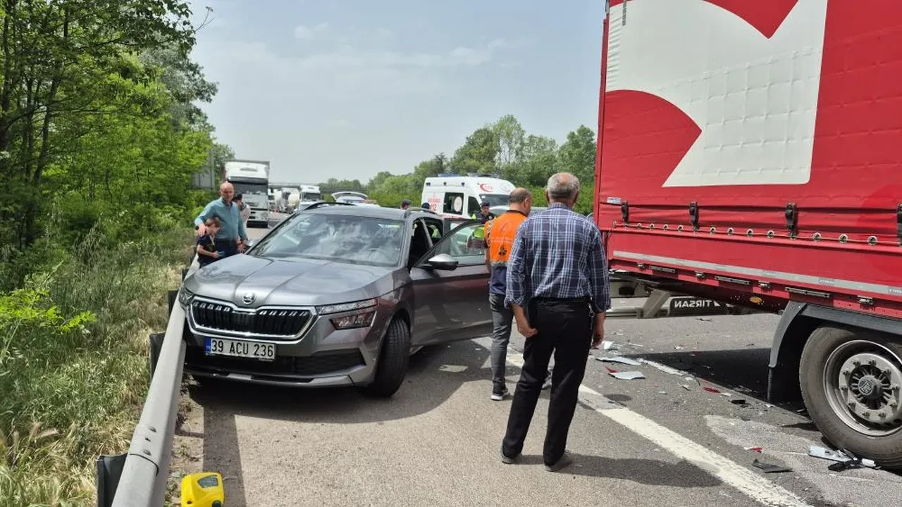 Anadolu Otoyolu'nda zincirleme trafik kazası: Yaralılar var