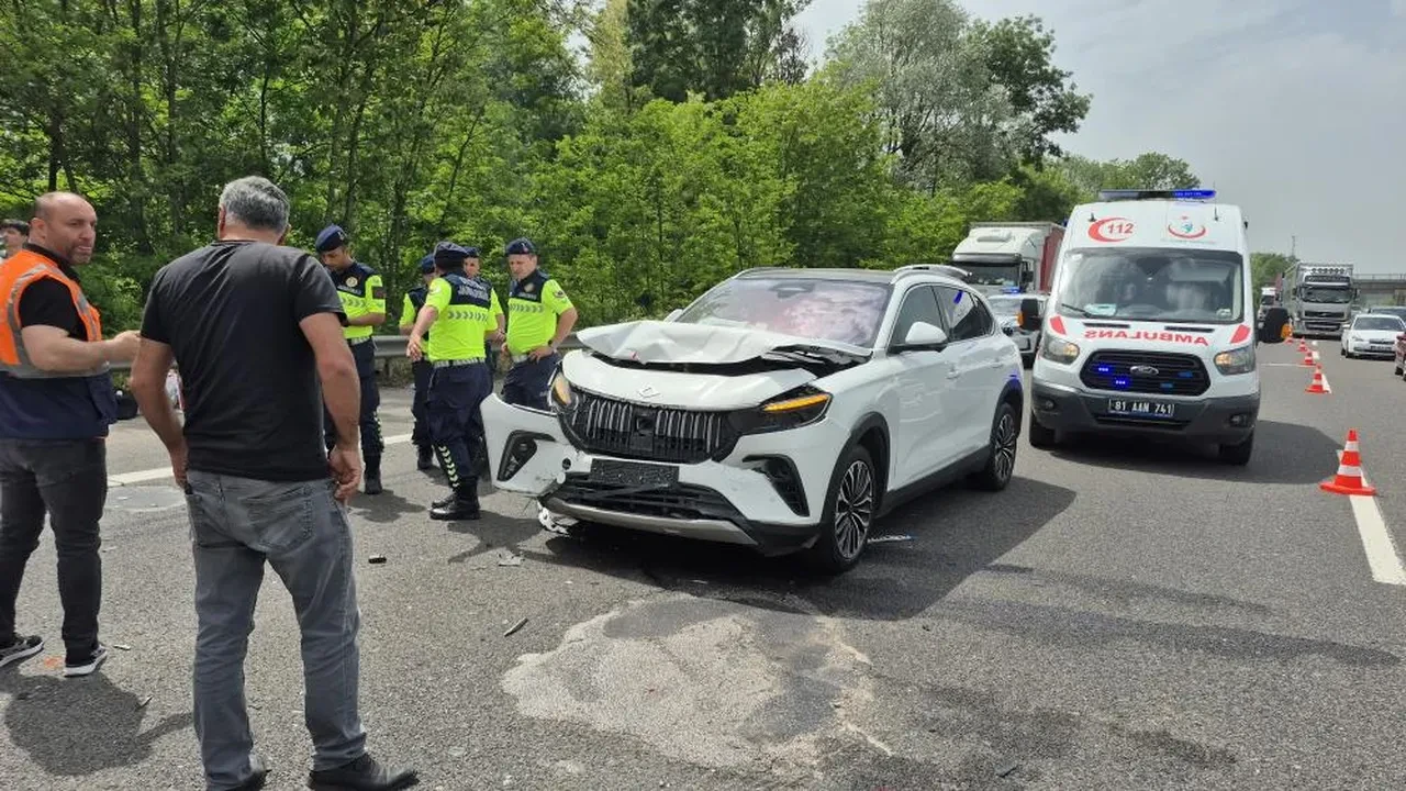 Anadolu Otoyolu'nda zincirleme trafik kazası: Yaralılar var