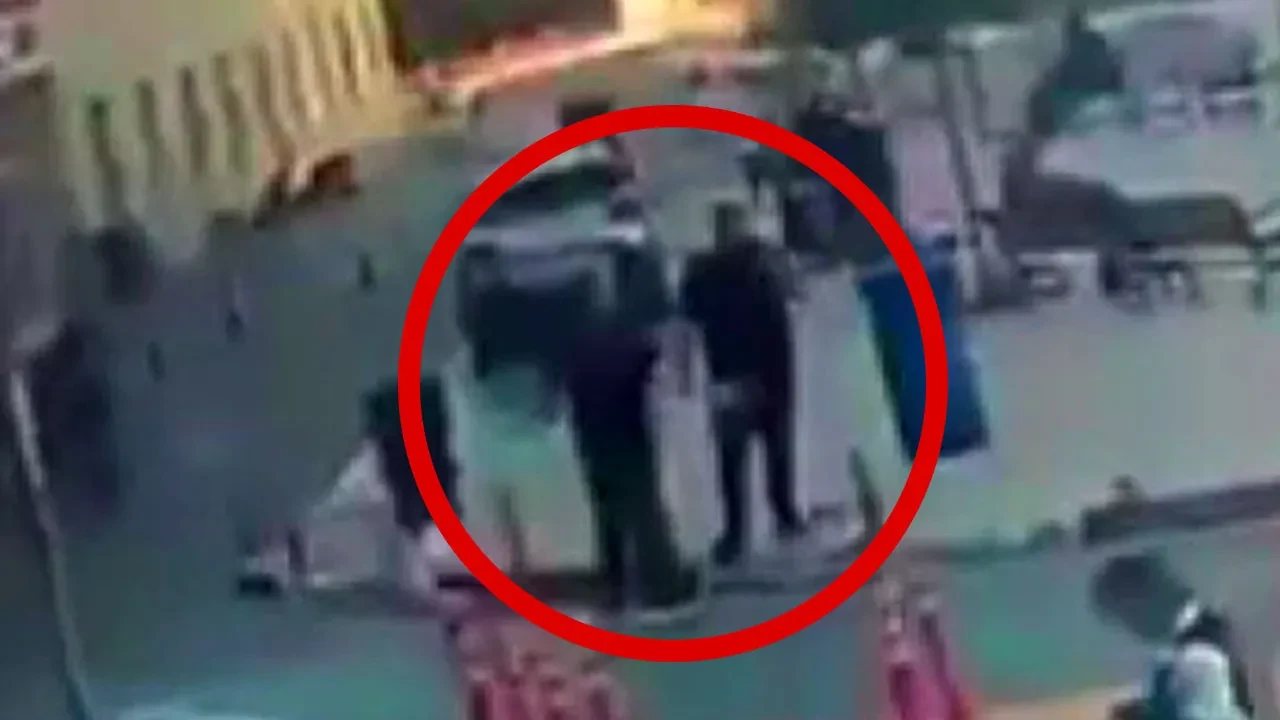 Beylikdüzü Devlet Hastanesi'nde silahlı saldırı kamerada
