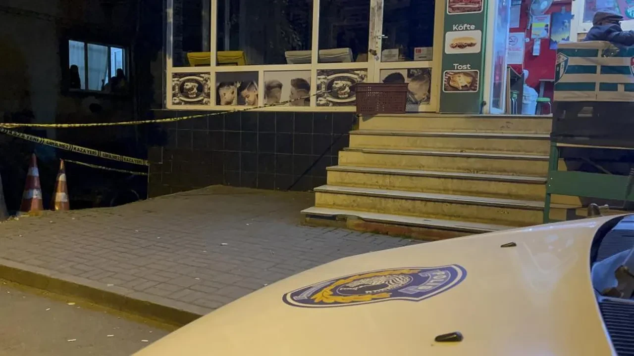 Bursa'da berber dükkanına silahlı saldırı: Çırak hayatını kaybetti