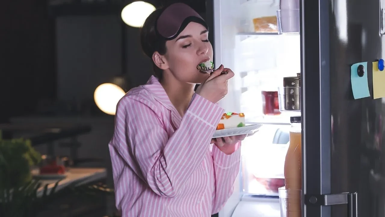 Gece uykudan yemek için uyanıyorsanız vücudunuz sinyal veriyor olabilir