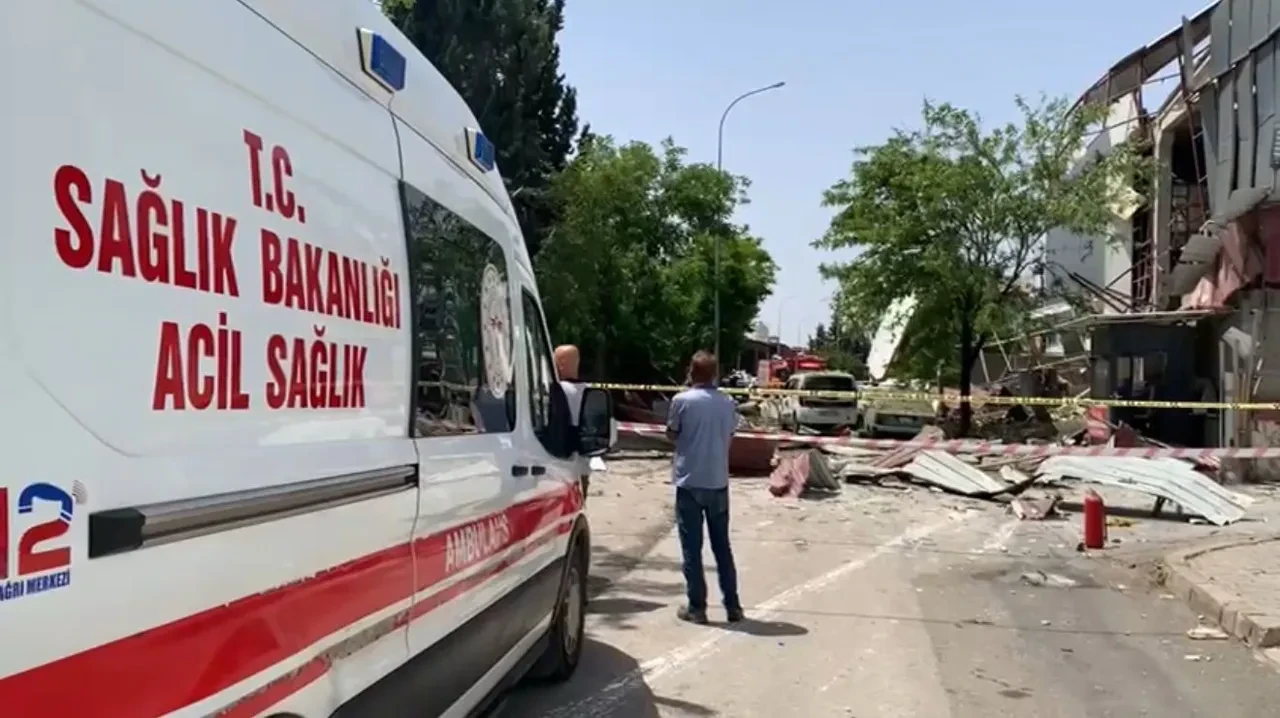 Halı fabrikasında yürekleri ağza getiren patlama! Yaralılar var