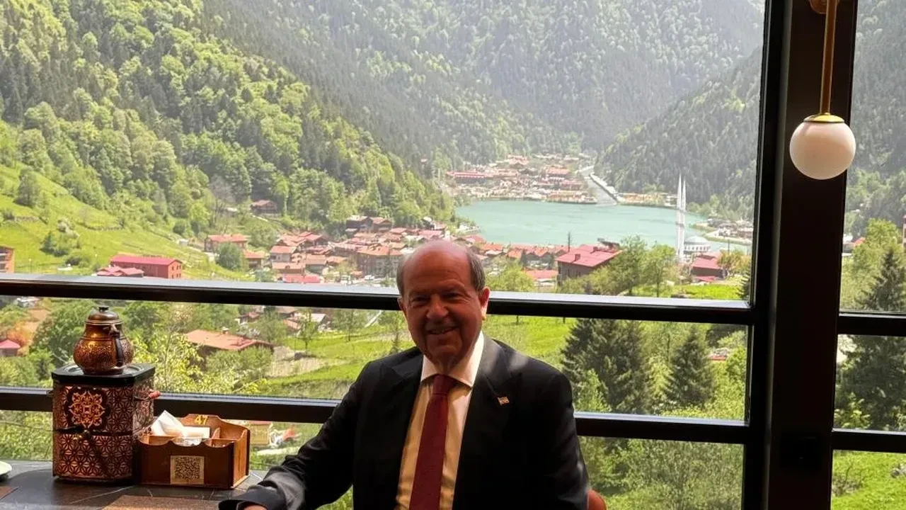 KKTC Cumhurbaşkanı Ersin Tatar, Uzungöl’e hayran kaldı