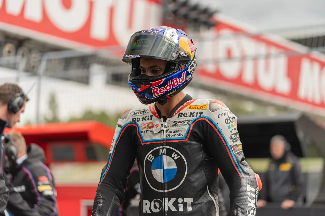 Milli motosikletçi Toprak Razgatlıoğlu Çekya'da podyumun zirvesine çıktı