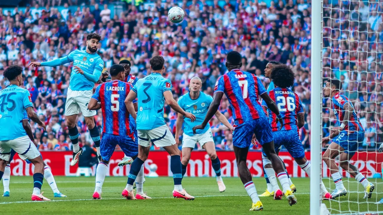 Pep Guardiola'ya bir darbe daha: Manchester City finalde kaybetti! 