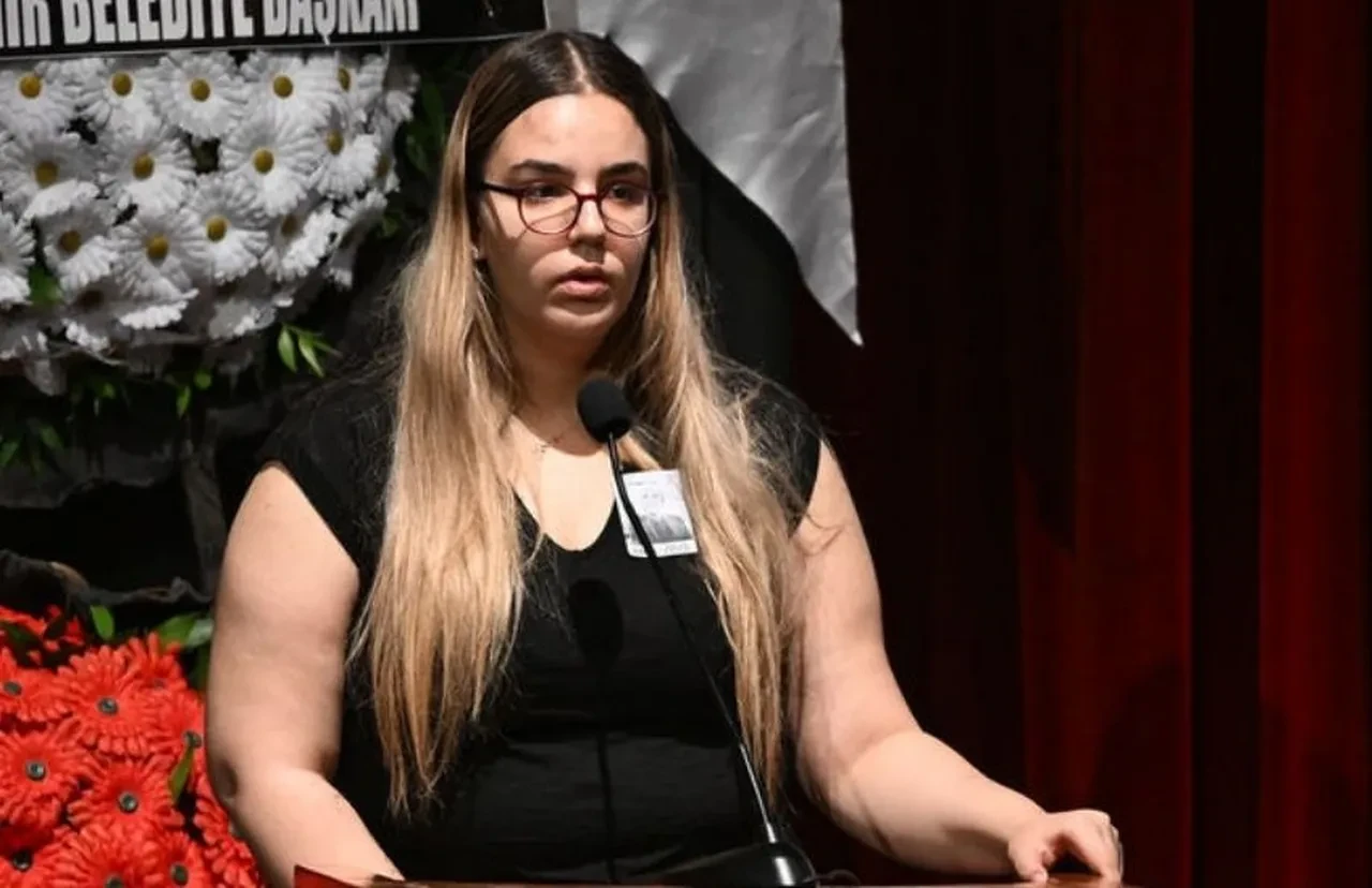 Selvi Boylum Al Yazmalım'ın yönetmeni Ali Özgentürk, son yolculuğuna uğurlandı