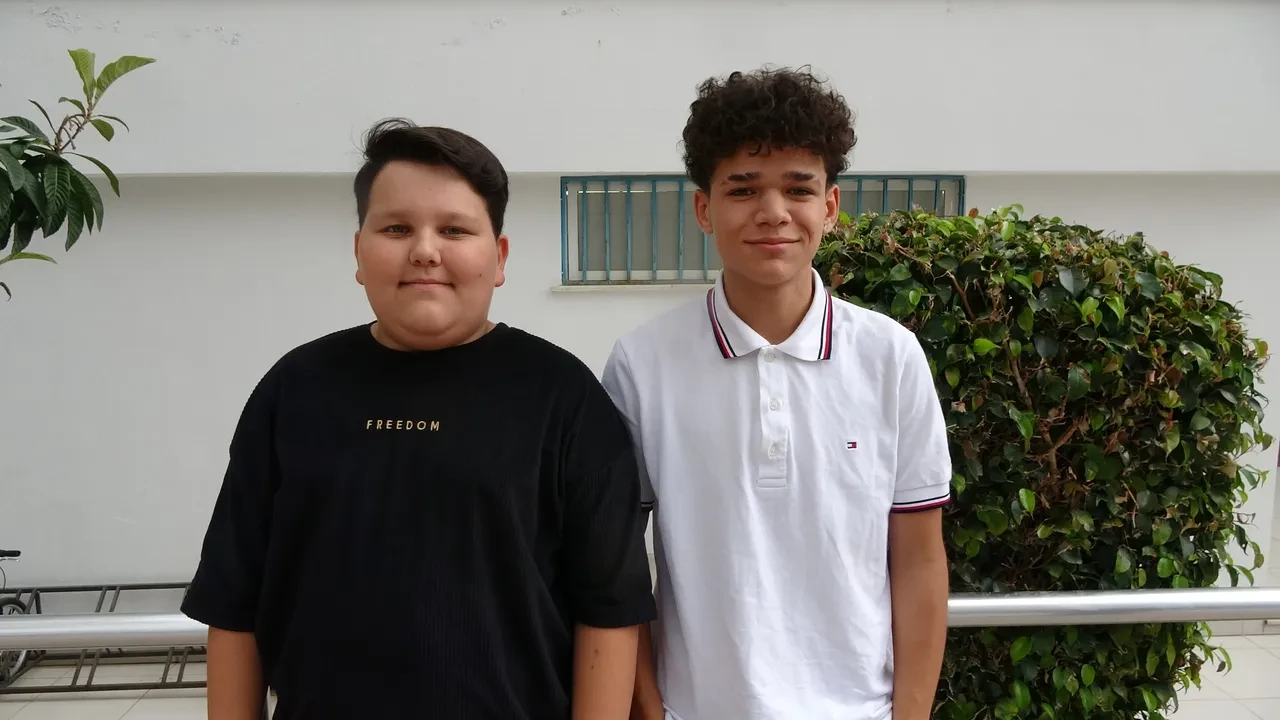 Sınıf arkadaşını soğukkanlılığı sayesinde kurtardı: Annesinin gözleri doldu