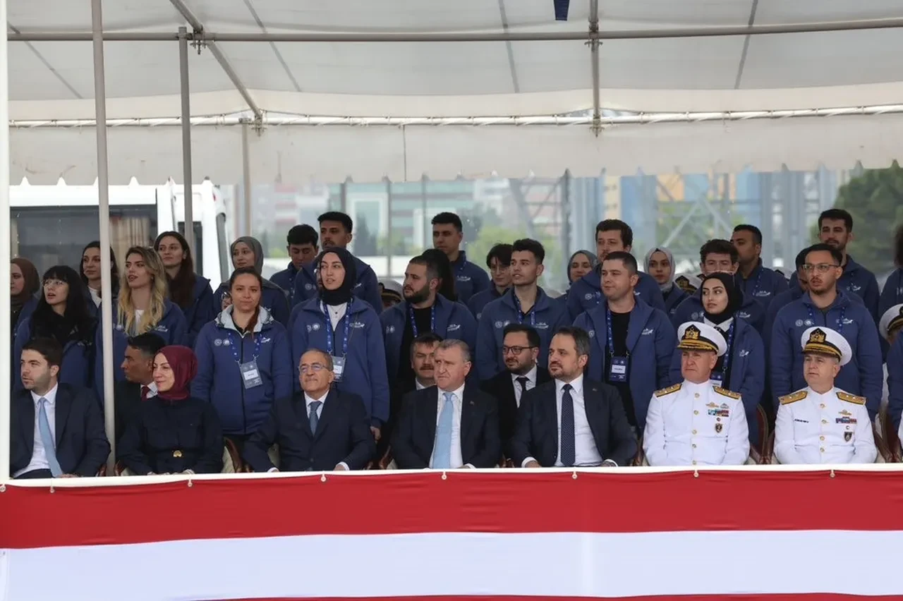 TCG Anadolu ile Millî Mücadele yolculuğu başladı! Gençler Samsun’a uğurlandı