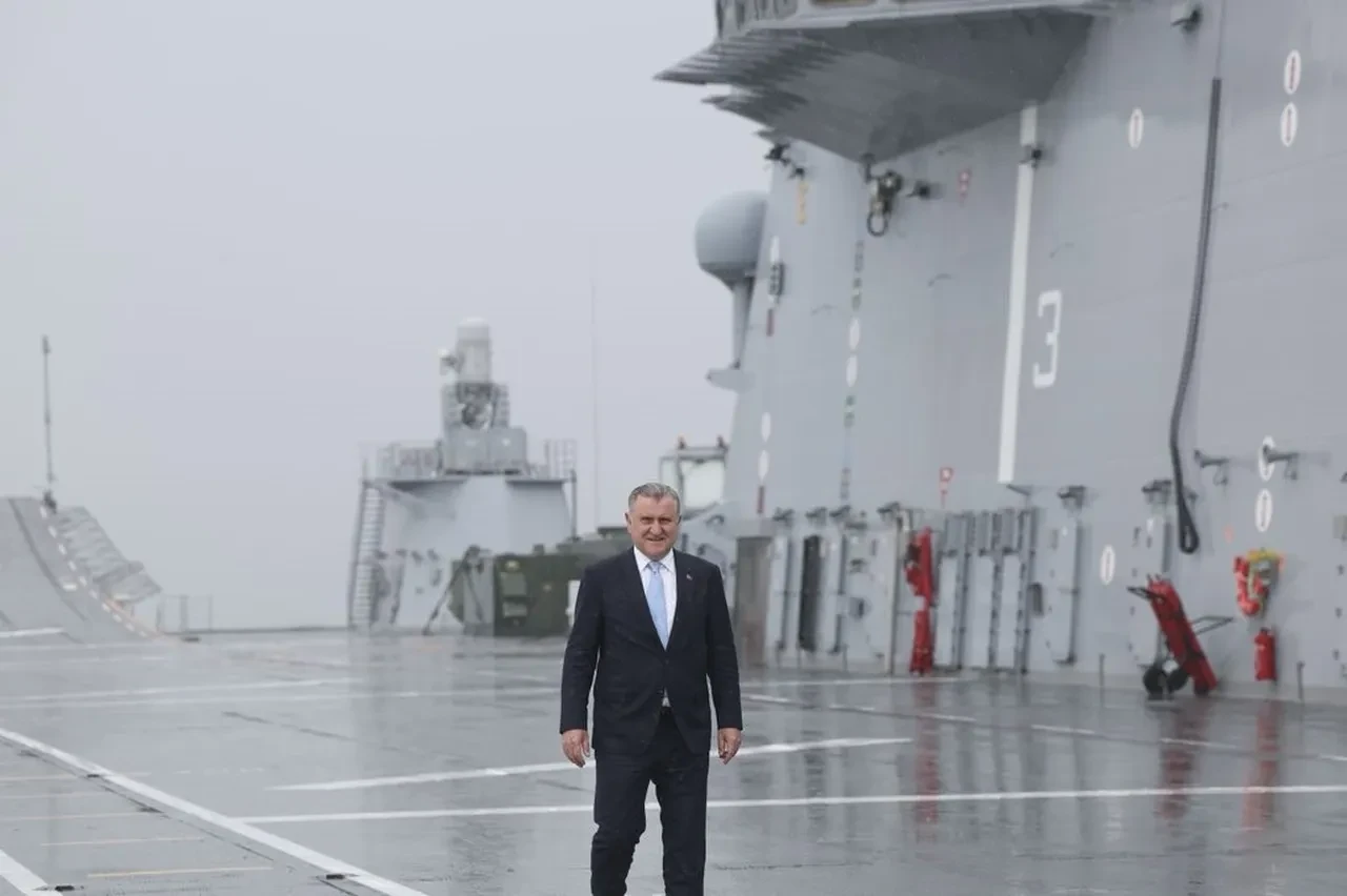 TCG Anadolu ile Millî Mücadele yolculuğu başladı! Gençler Samsun’a uğurlandı