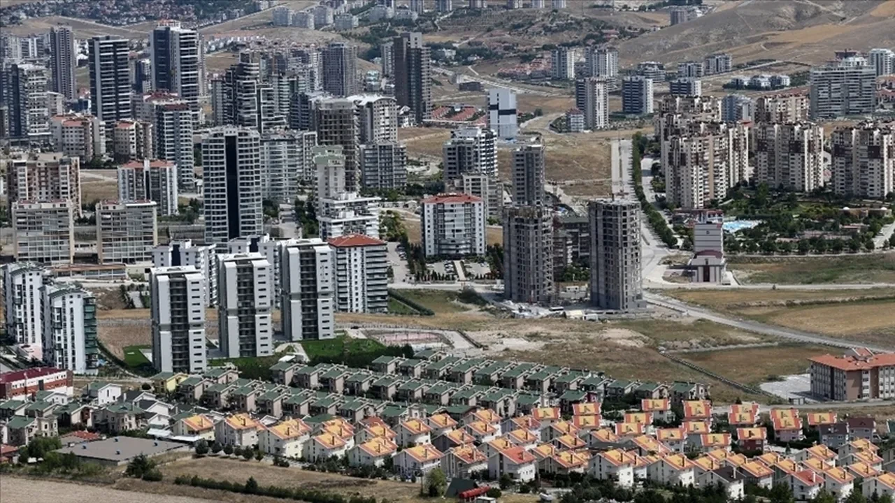 Yabancılara konut satışında düşüş devam ediyor! Depremden sonra başkente yöneldiler